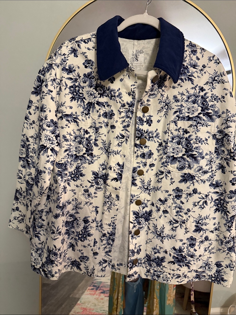 NWT Women's Floral Print Shacket with Navy Collar Altar’d State